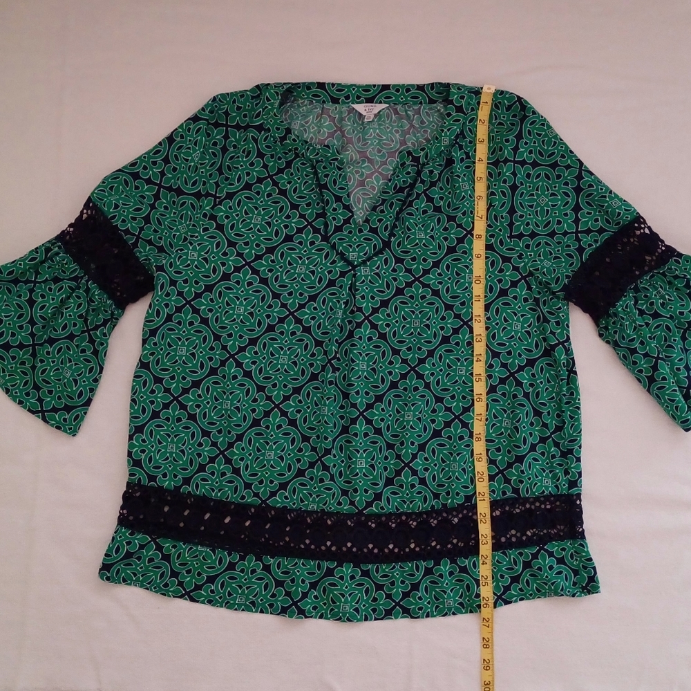 CROWN & IVY Green Floral Blouse, Mp. - Picture 9 of 10
